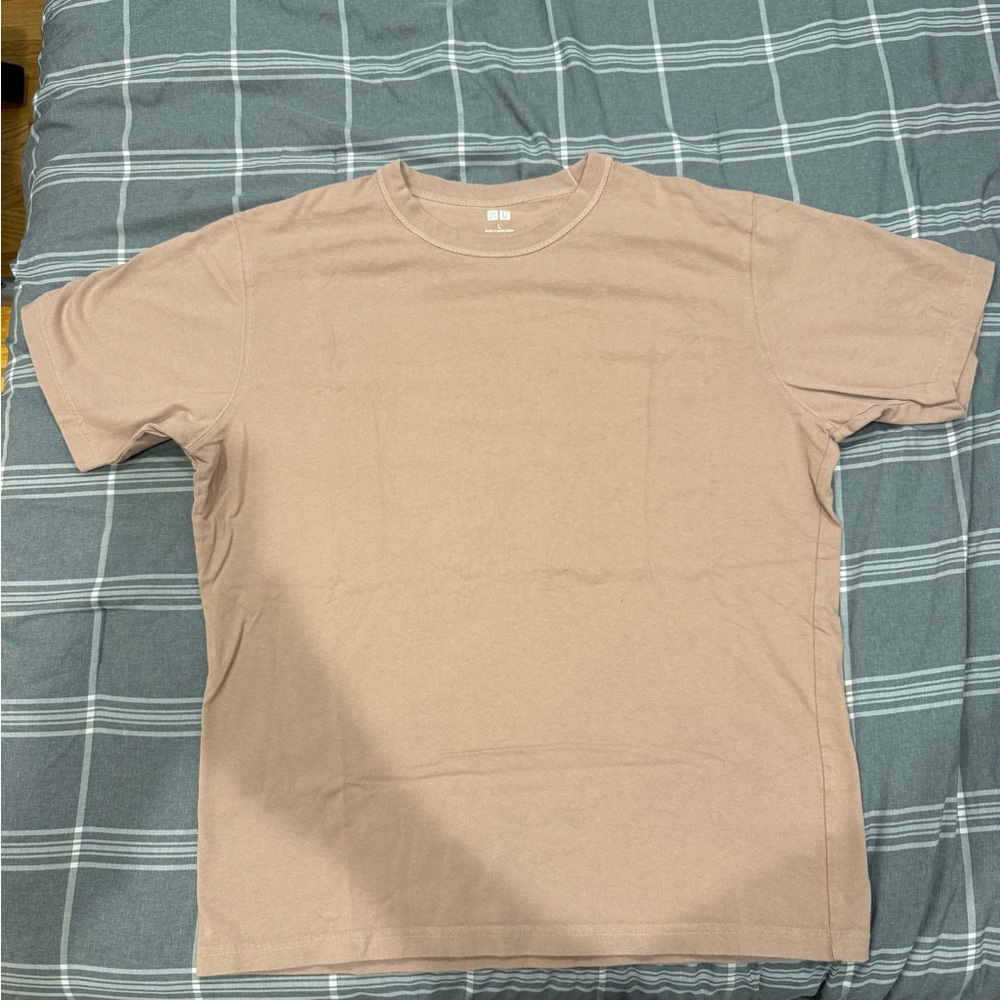 Uniqlo Men's Beige Short Sleeve Tee